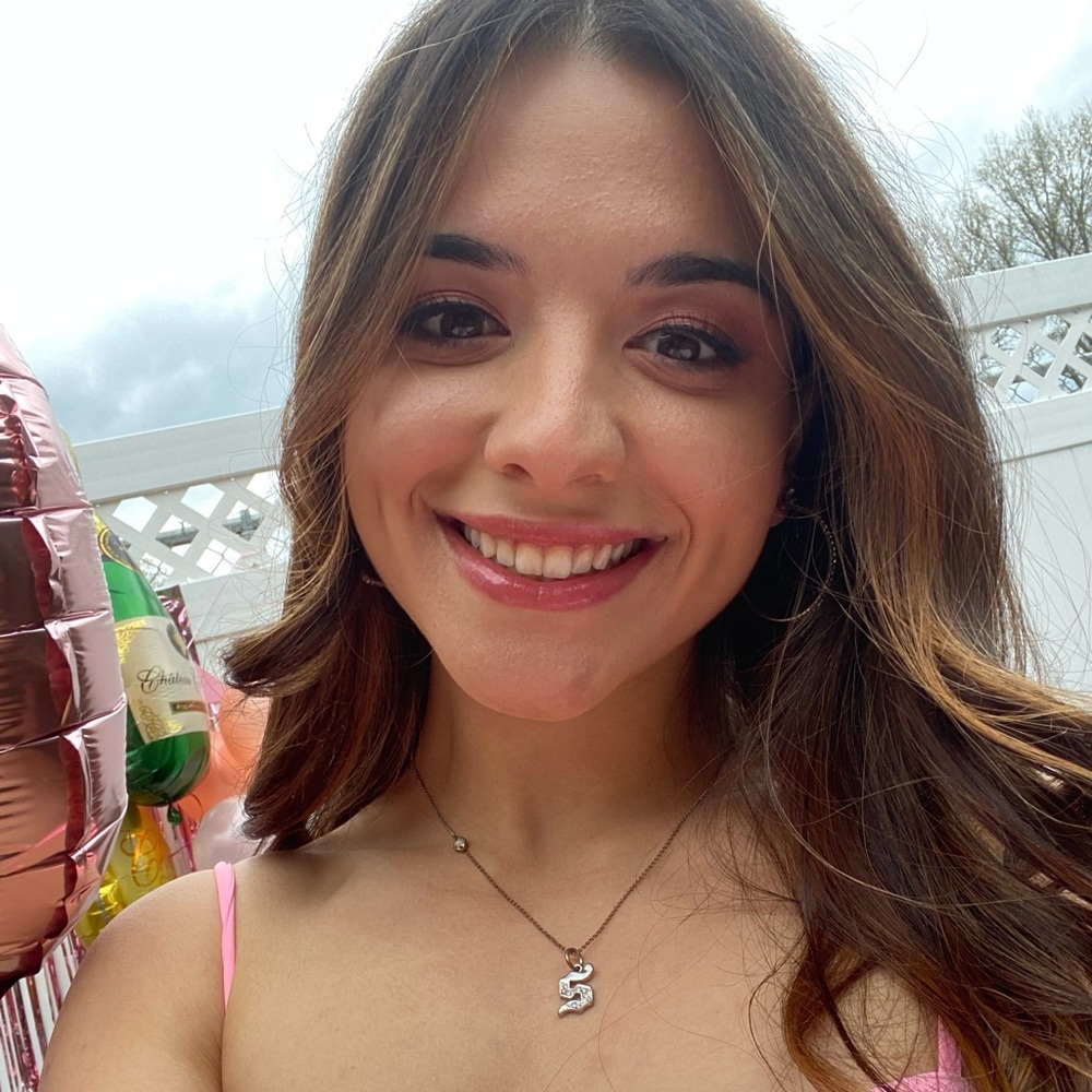 Meet your Posher, Stephanie